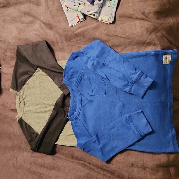 Lot of Boys long sleeve shirts and button downs. Size 5 and 5T - Picture 12 of 15